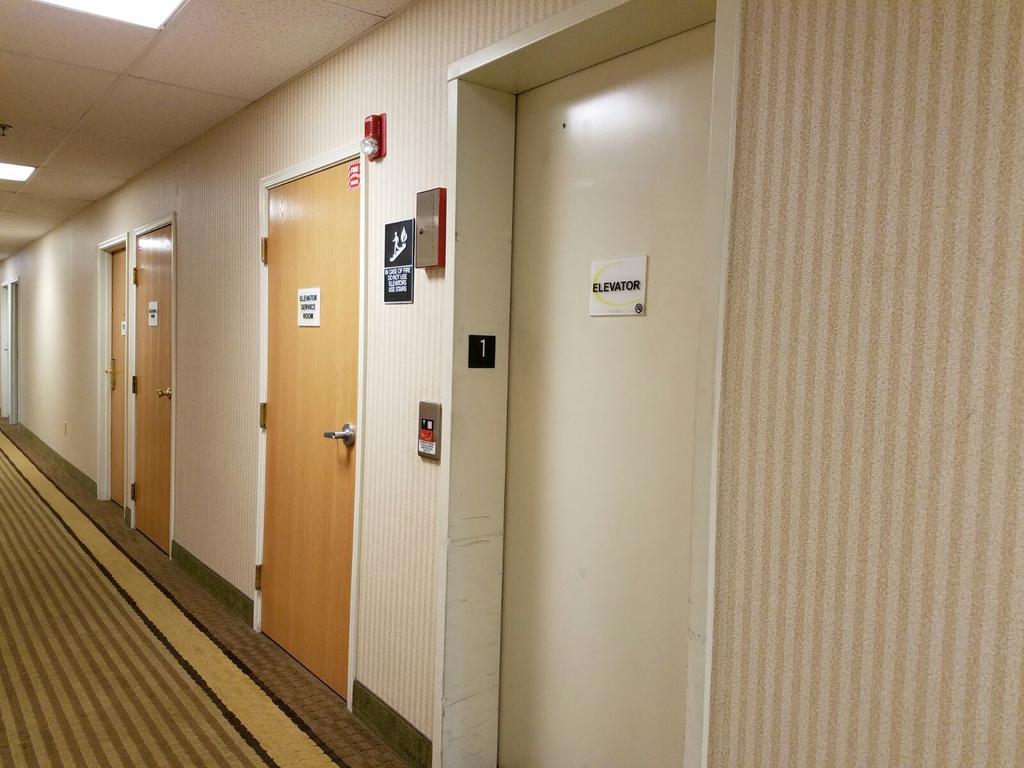 Super 8 By Wyndham Huntington Hotel Kültér fotó