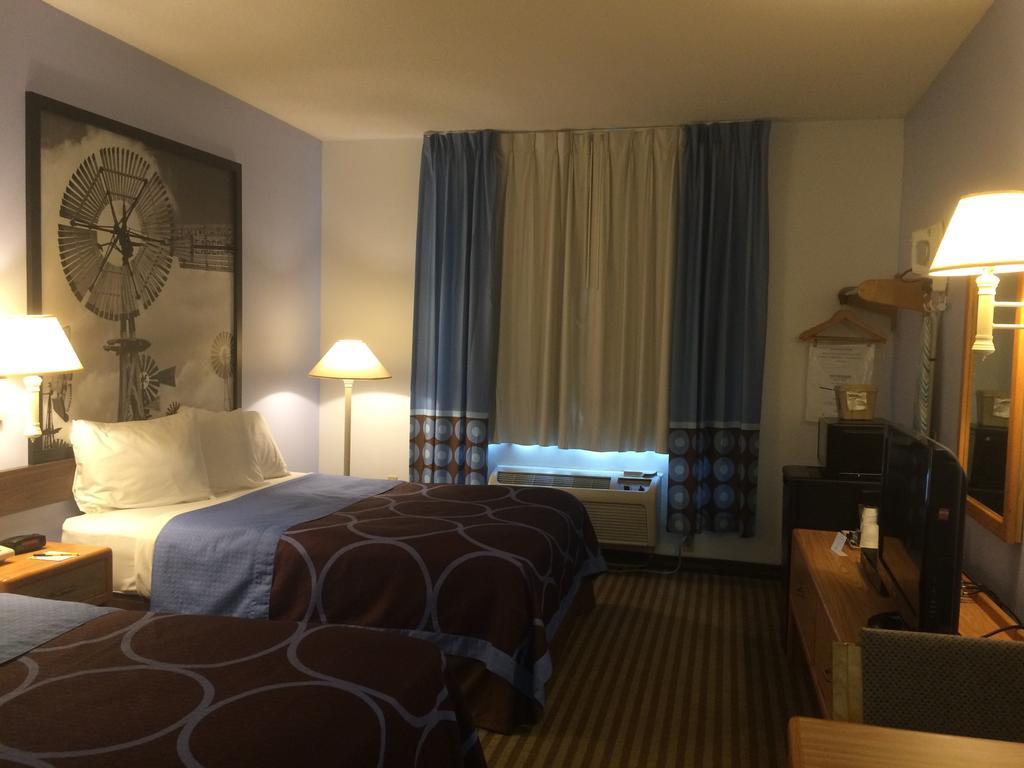 Super 8 By Wyndham Huntington Hotel Kültér fotó