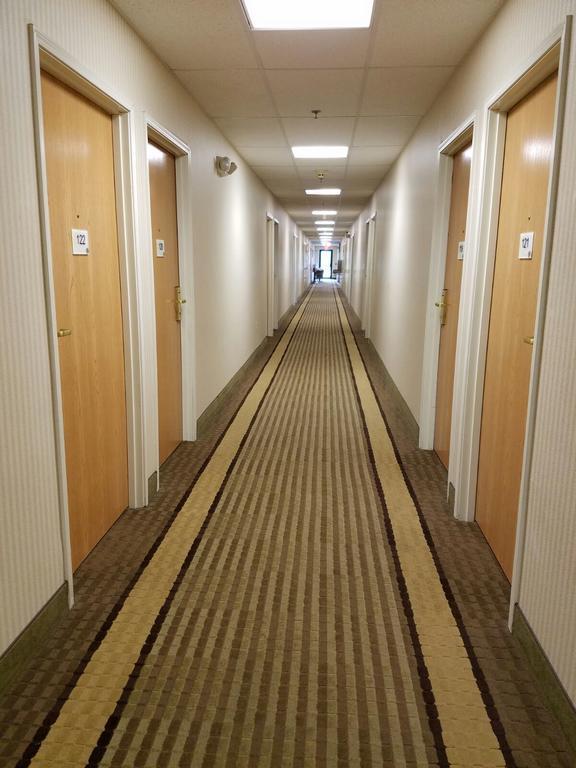 Super 8 By Wyndham Huntington Hotel Kültér fotó