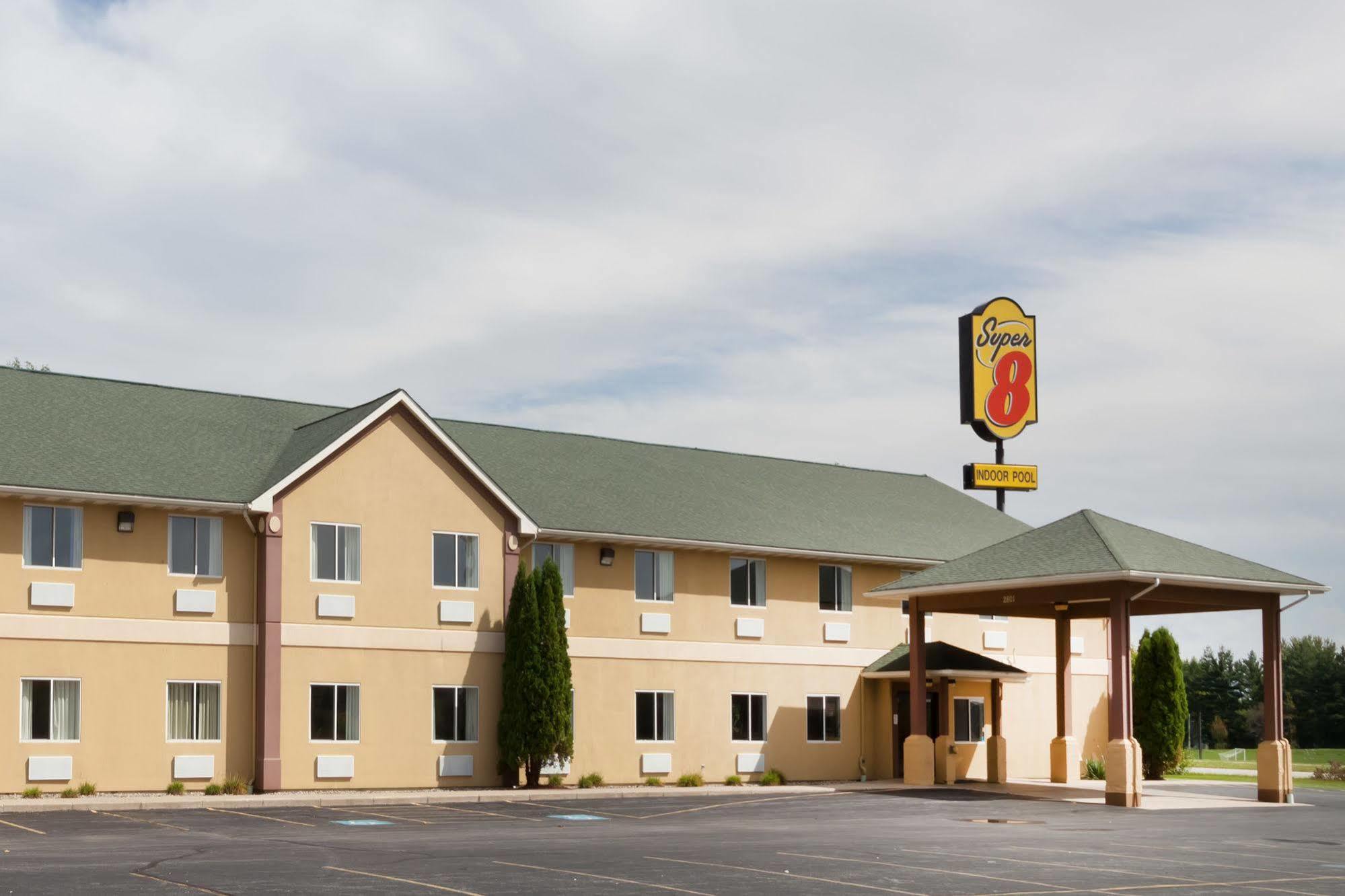 Super 8 By Wyndham Huntington Hotel Kültér fotó